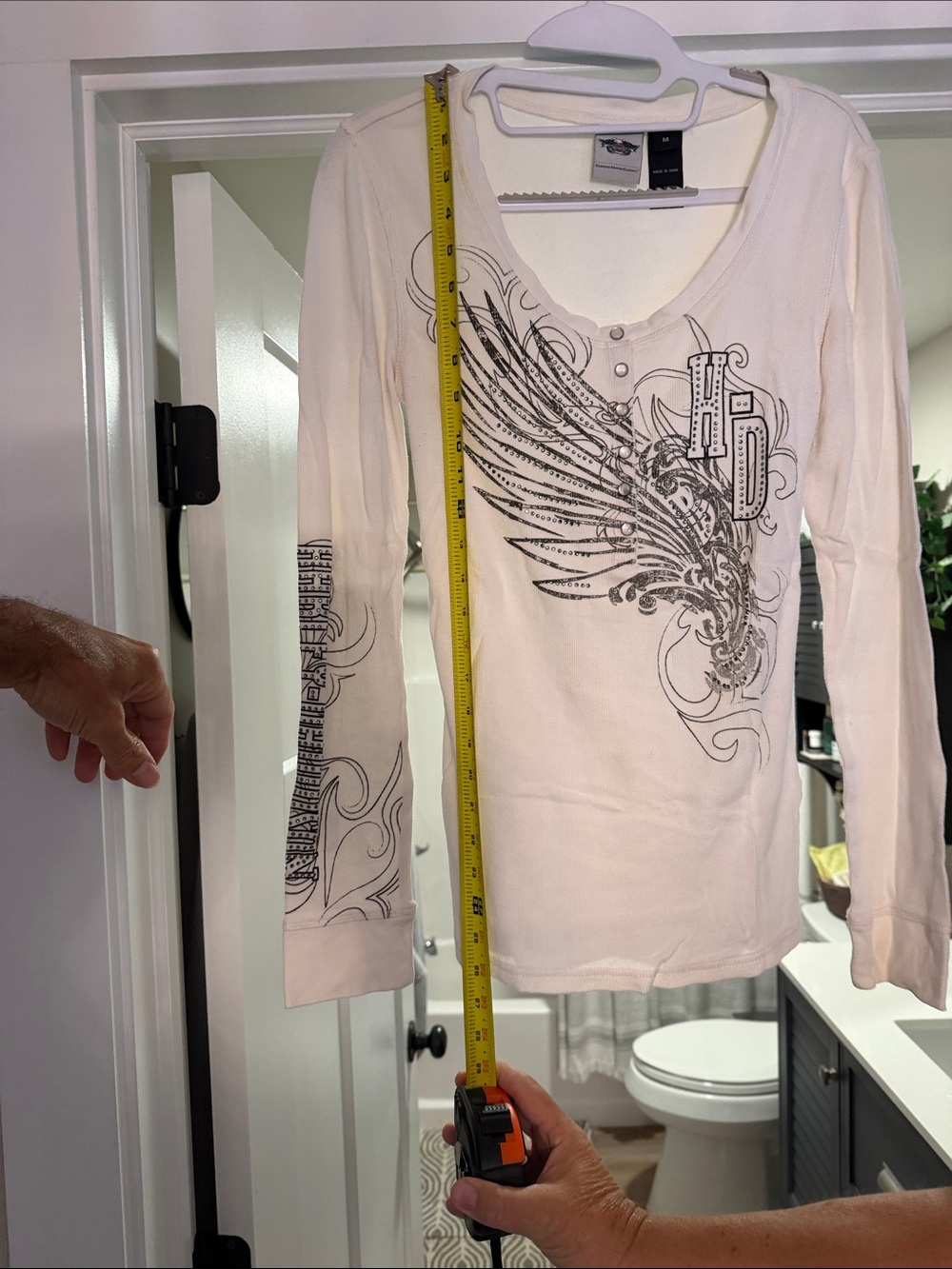 Ladies Size Medium Harley-Davidson Cream Long-Sleeve Graphic Henley GUC - Picture 6 of 7